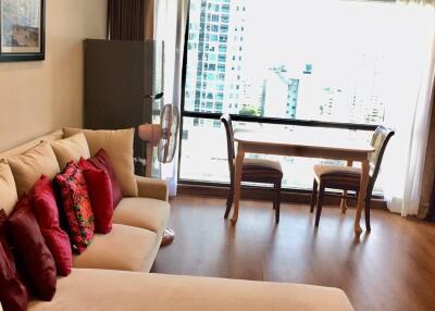 1-BR Condo at Sukhumvit Suite near BTS Nana