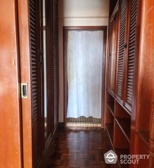 2-BR Condo near MRT Sam Yot