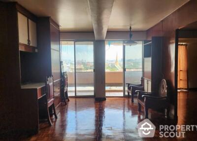 2-BR Condo near MRT Sam Yot