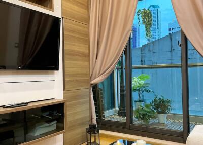 1-BR Condo at The Address Sathorn near BTS Saint Louis