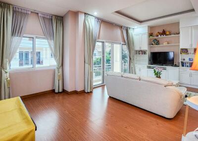 Fully Furnished 5 Bedroom House For Sale In The Esteem San Kamphaeng