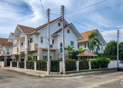 Fully Furnished 5 Bedroom House For Sale In The Esteem San Kamphaeng