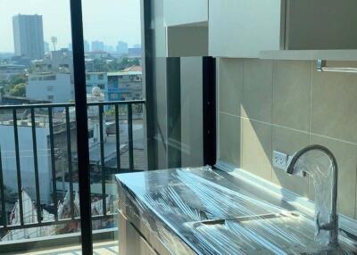 2-BR Condo at Supalai Loft Prajadhipok-Wongwian Yai near BTS Wongwian Yai