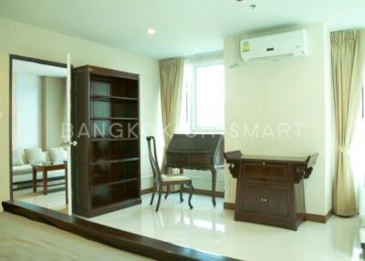 Condo at Sukhumvit Living Town for rent