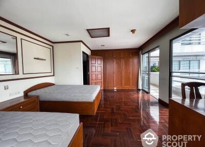 2-BR Condo at Richmond Palace Condominium near BTS Phrom Phong