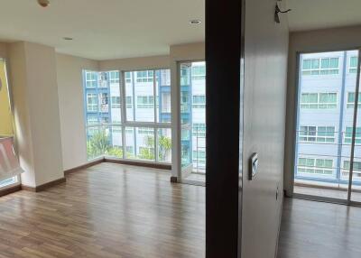 1-BR Condo at Pg Rama 9 near MRT Phra Ram 9