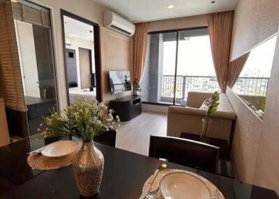 1-BR Condo at Rhythm Sukhumvit 44/1 near BTS Phra Khanong