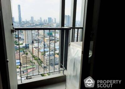 1-BR Condo at The Room Sathorn - St. Louis near BTS Surasak