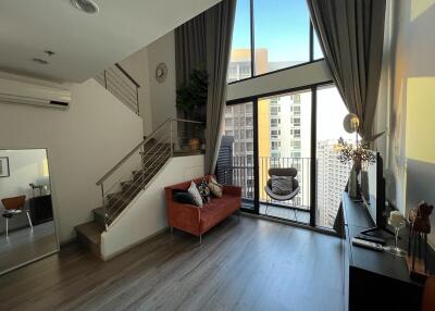 Ideo Mobi Asoke 1 bedroom duplex condo for rent