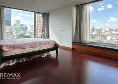 Pet-Friendly 2 BR Condo with BTS Chit Lom 7 Mins Walk