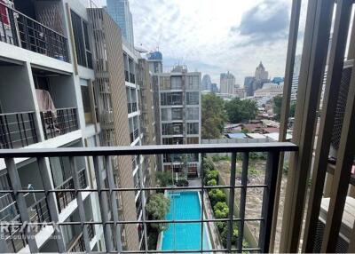 Luxurious 1-Bedroom Condo with BTS Chong Nonsi 7 Mins Walk - Klass Silom