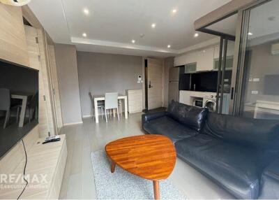 Luxurious 1-Bedroom Condo with BTS Chong Nonsi 7 Mins Walk - Klass Silom