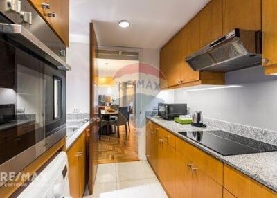 Pet Friendly 3-Bed Condo with Vibrant View in Yan Nawa