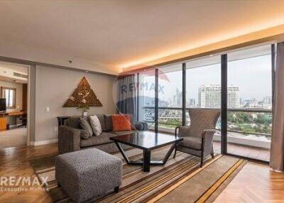 Pet Friendly 3-Bed Condo with Vibrant View in Yan Nawa