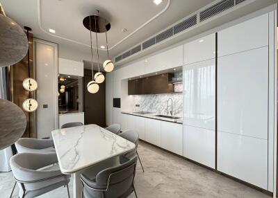 Modern kitchen with dining area