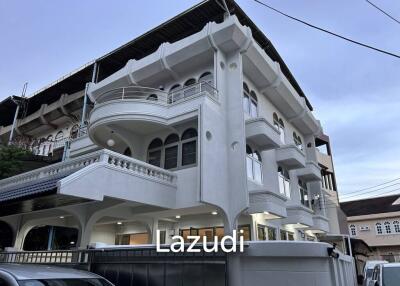 4 Bed 4 Bath 300 SQ.M Townhouse at Chong Nonsi