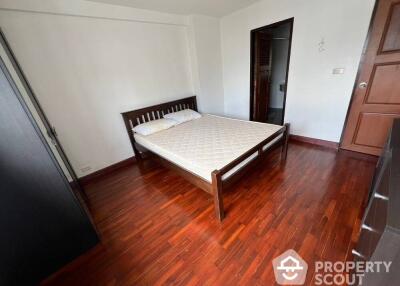 2-BR Condo at Sukhumvit Park Condominium near BTS Asok