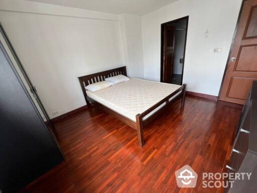 2-BR Condo at Sukhumvit Park Condominium near BTS Asok