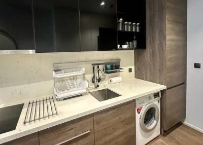 Muniq Langsuan 1 bedroom condo for rent