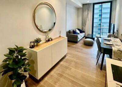 Muniq Langsuan 1 bedroom condo for rent