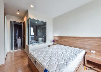 RHYTHM Sathorn BTS SAPHAN TAKSIN 1 Bed 1 Bath  C2408310322