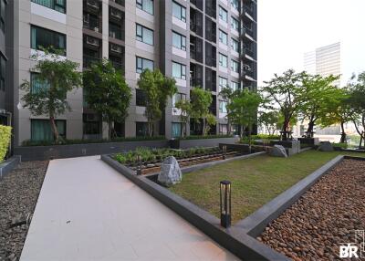 Life Asoke MRT Phetchaburi 2 Bed 2 Bath  C2409040011