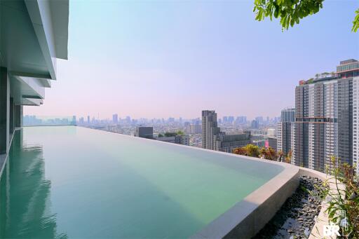 SOHO Bangkok Ratchada MRT Huai Khwang 1 Bed 1 Bath  C2409010002