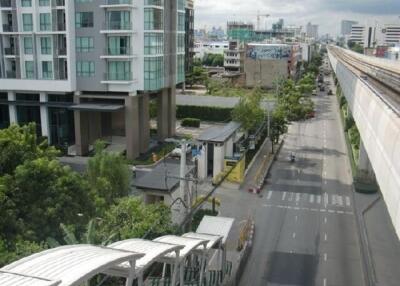 Building with street view