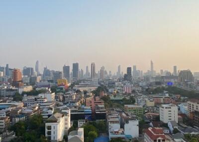 Cityscape view of multiple buildings during daytime