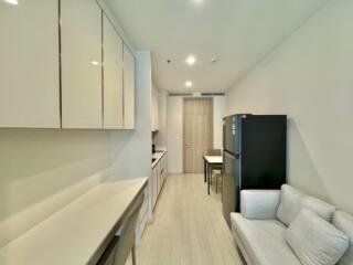 Modern kitchen with integrated seating area