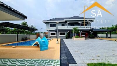 Spacious two-story house with swimming pool and large outdoor area