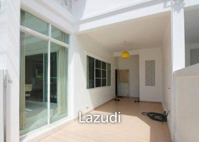 3 Bedroom Townhouse close to the beach