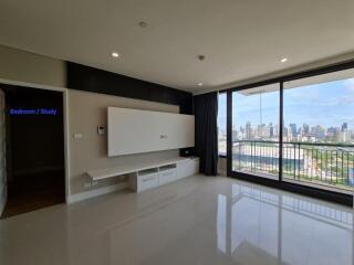 Living area with view of the city