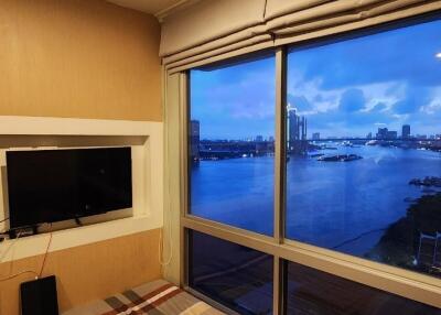 Bedroom with a view of the river