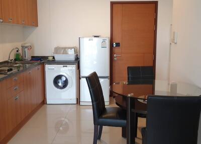 Modern kitchen with dining area