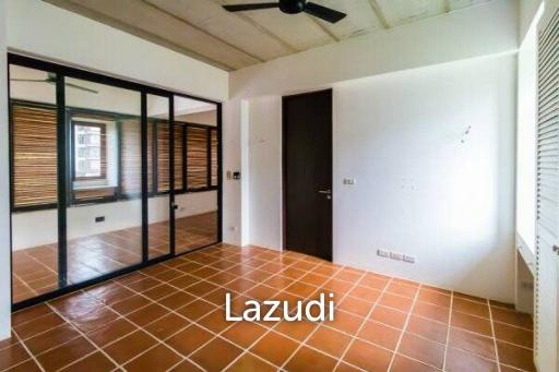 4 Bed Condo in Khao Takiab