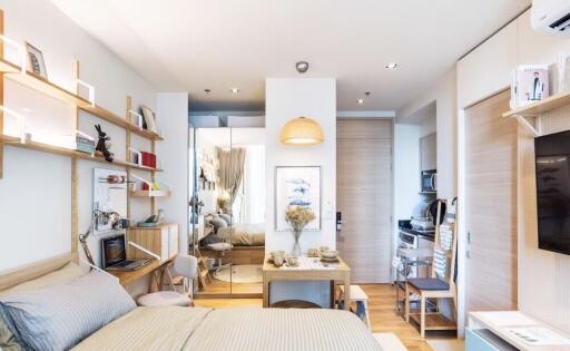 Modern and bright studio apartment with bedroom and kitchen area