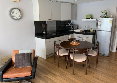 Cozy kitchen with dining area