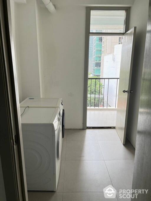 3-BR Apt. near MRT Sukhumvit