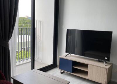 1-BR Condo at Xt Ekkamai near BTS Thong Lor