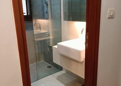 2-BR Condo at Ashton Morph 38 near BTS Thong Lor