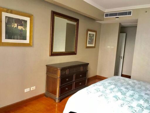 2-BR Condo at All Seasons Mansion Condominium near BTS Phloen Chit