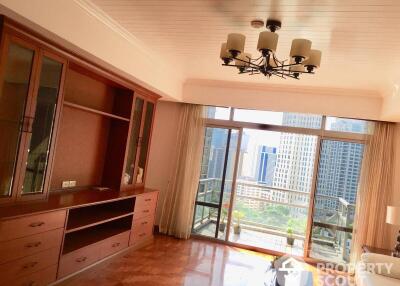 2-BR Condo at All Seasons Mansion Condominium near BTS Phloen Chit