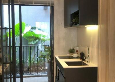 1-BR Condo at Nue District R9 near MRT Phra Ram 9