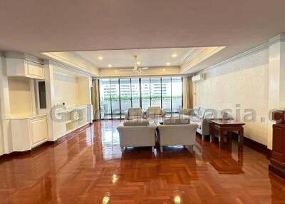 3 Bedrooms Furnished Family Apartment - Sukhumvit 15, Asok BTS