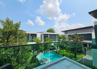 SPACIOUS MODERN POOL VILLA