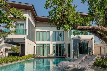 SPACIOUS MODERN POOL VILLA