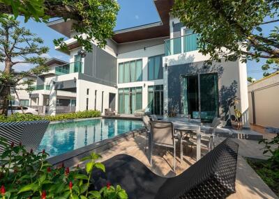 SPACIOUS MODERN POOL VILLA