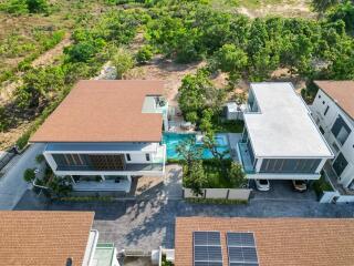 SPACIOUS MODERN POOL VILLA