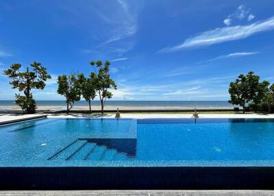 Baan Samranlom: 3 Bedroom Beachfront Villa